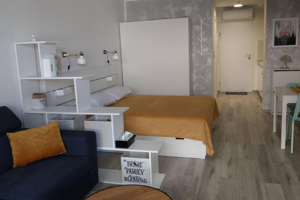 Apartment Maria, Modern With Private Parking