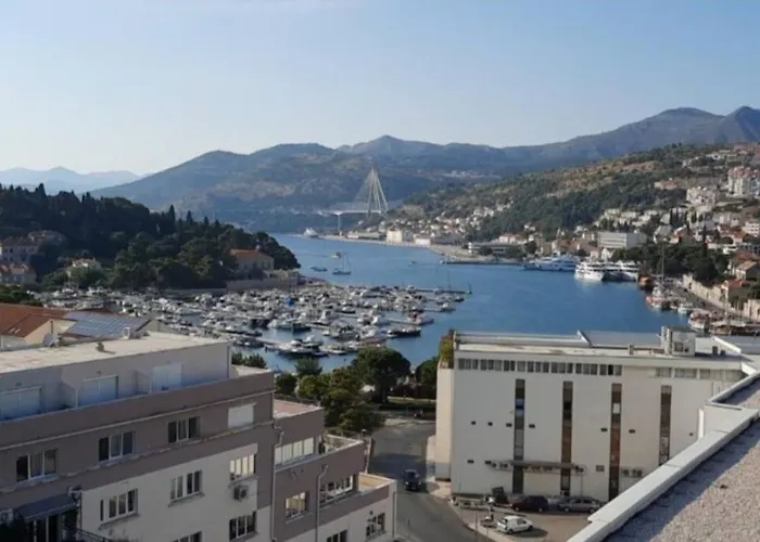 Maria, Modern Studio Apartment With Private Parking